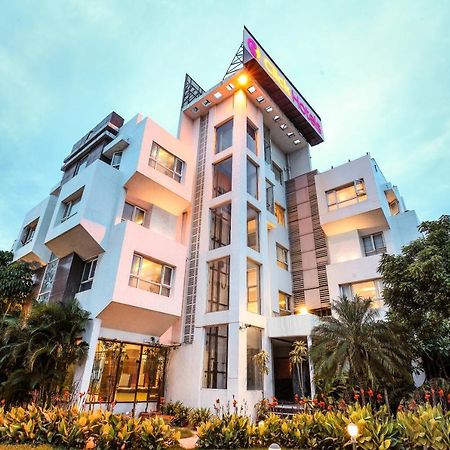 Click Hotel Nashik Extérieur photo