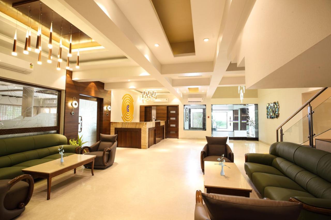 Click Hotel Nashik Extérieur photo