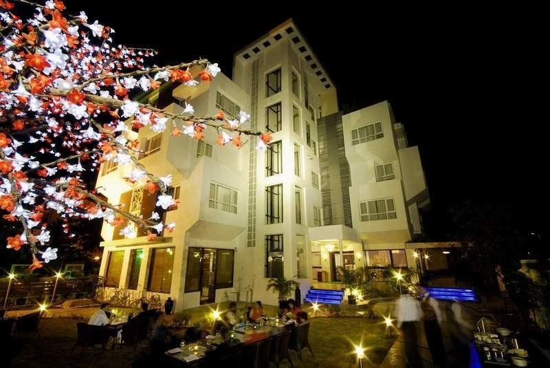 Click Hotel Nashik Extérieur photo