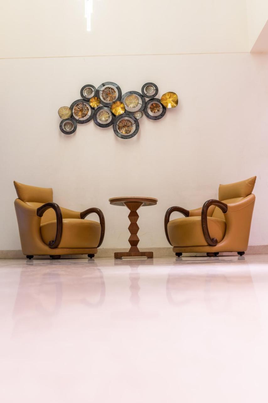 Click Hotel Nashik Extérieur photo