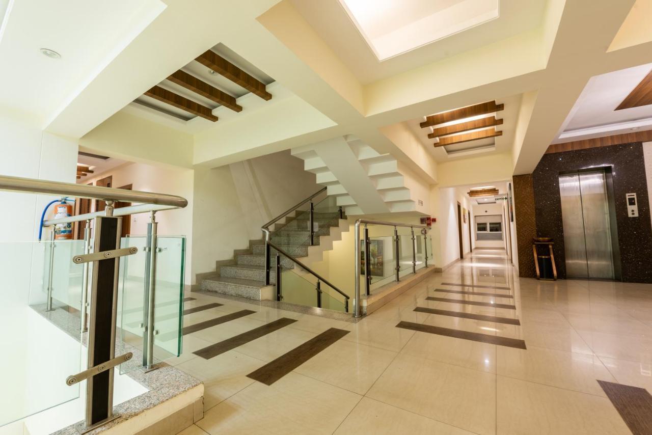 Click Hotel Nashik Extérieur photo